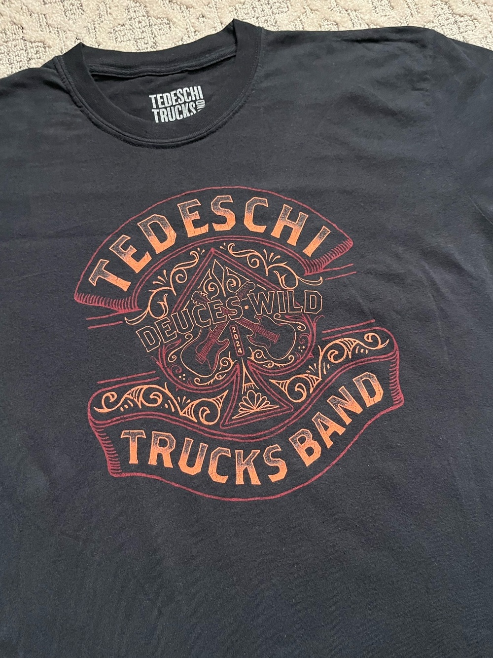 🎸 '24 Tedeschi Trucks Band 2 Side Deuces Wild Tour Cash Playing Card Theme Tee